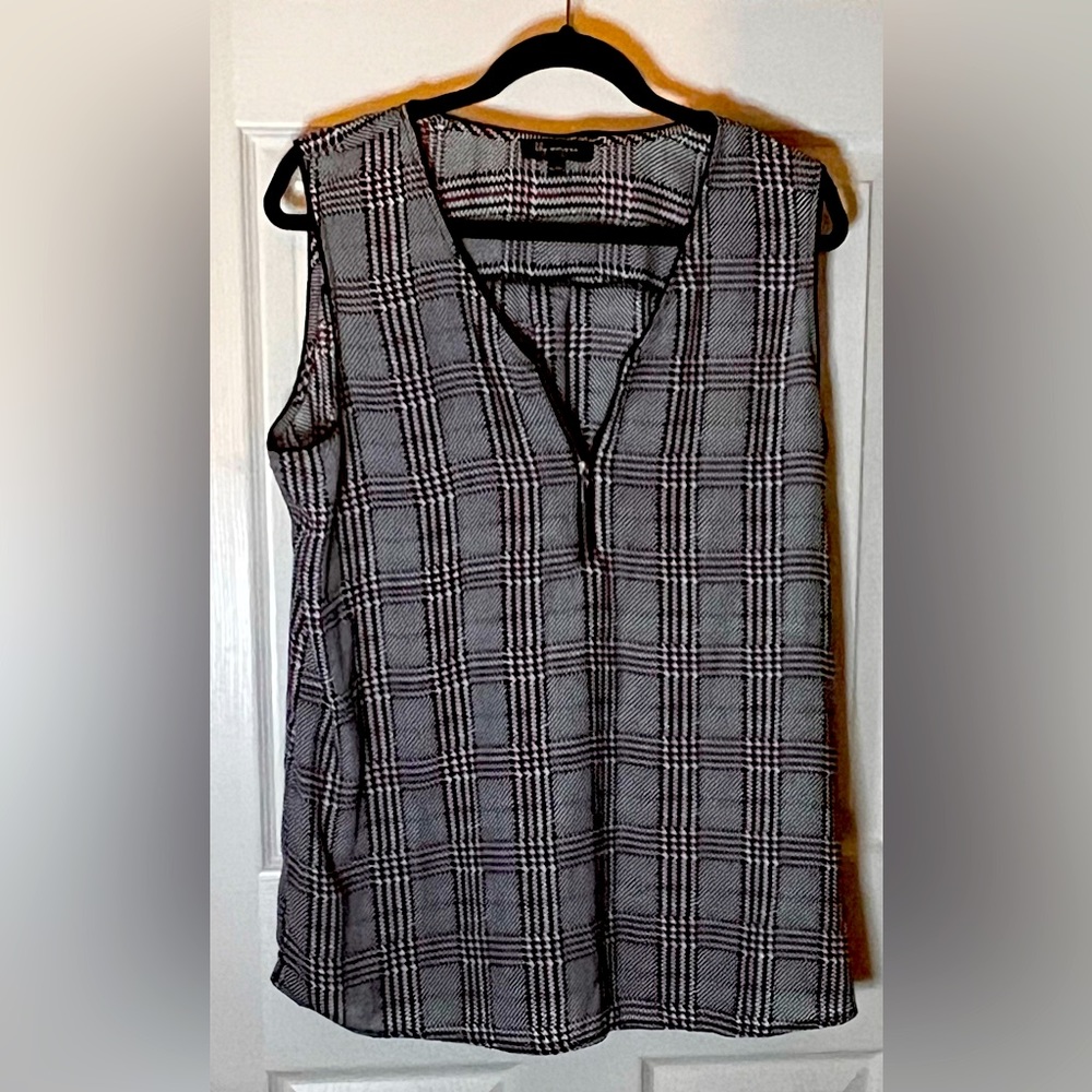Lily Morgan Sleeveless NWOT Plaid Blouse with front zipper, Size XL